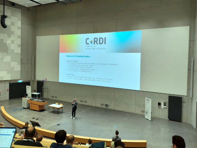 York Sure-Vetter beim Opening der CoRDI 2025. Foto: Karen Bruhn.